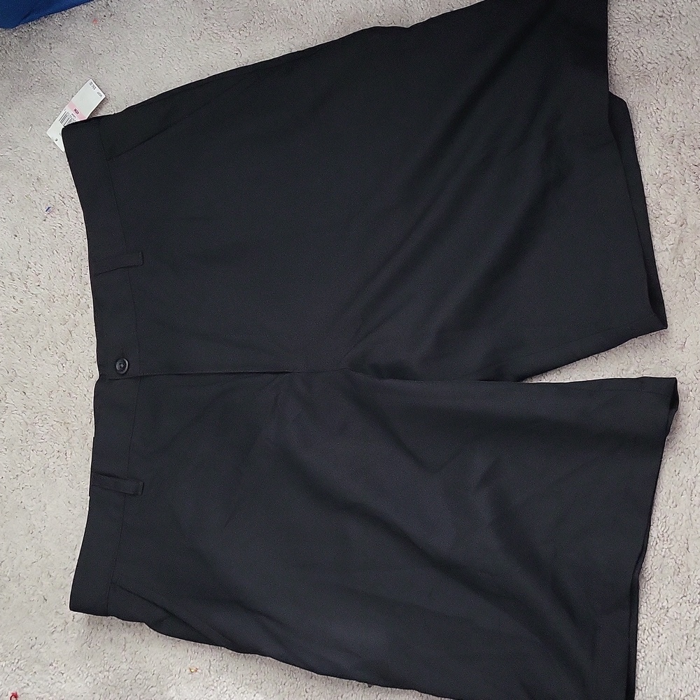IZOD Golf Shorts - 40 - Picture 4 of 4